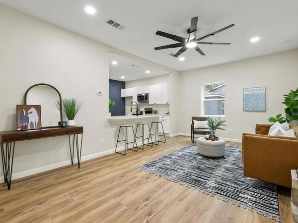 207 Pecan Street, Whitesboro, TX 76273