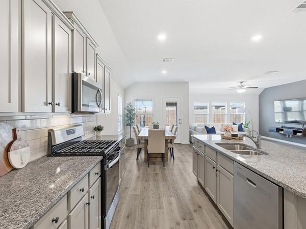 2933 Pinecrest Drive, Aubrey, TX 76227