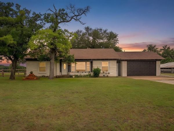 300 S Caddo Street, Lipan, TX 76462