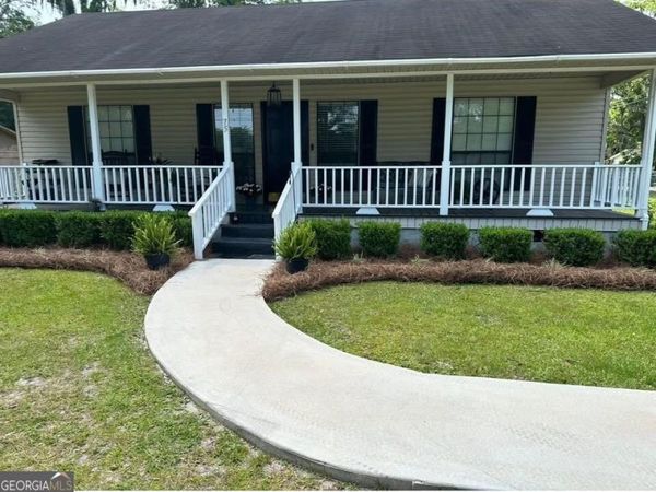 75 W Plant Avenue, Homerville, GA 31634