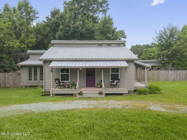 321 Surf Street, Waveland, MS 39576