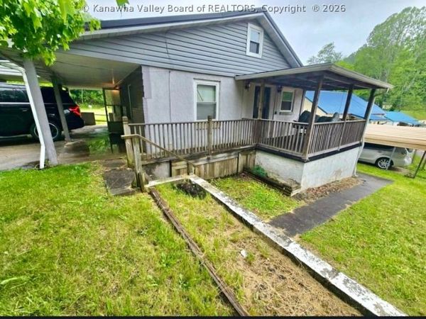 502 Green Valley Drive, St Albans, WV 25177