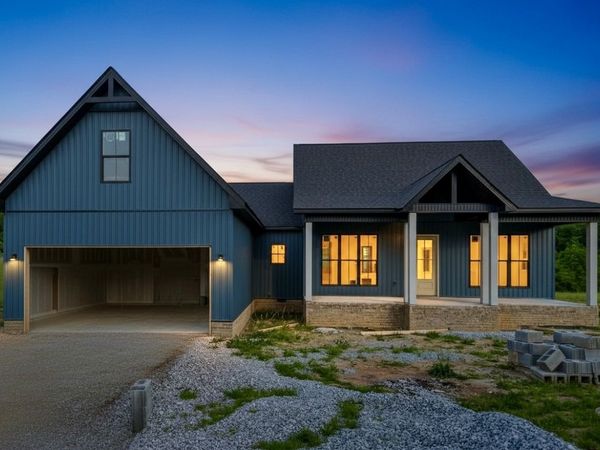 1870 Southside Rd , Southside, TN 37171