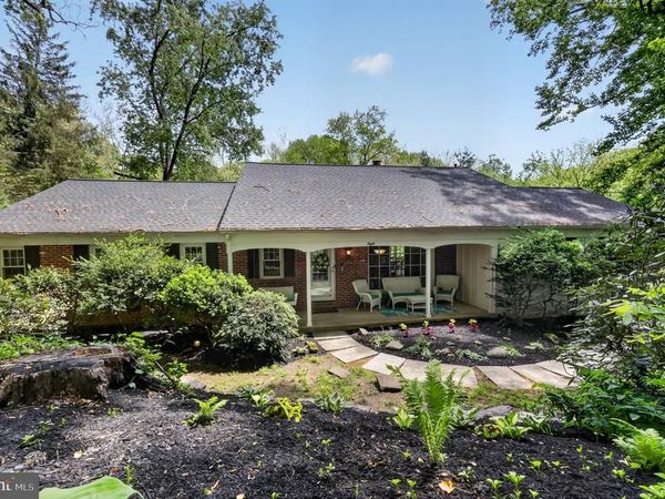8 N LONGPOINT LANE, ROSE VALLEY, PA 19063