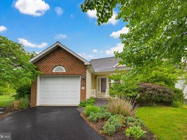 1037 KENT GARDEN, LITITZ, PA 17543