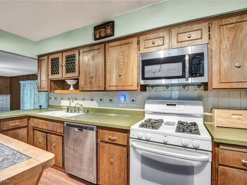 5701 Rousseau Drive , Parma, OH 44129 Photo 14