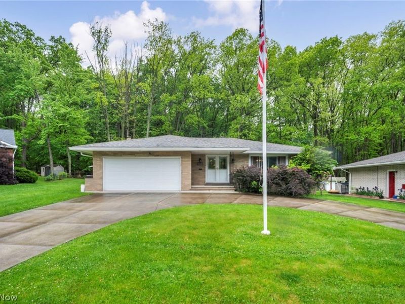 5701 Rousseau Drive , Parma, OH 44129 Photo 3