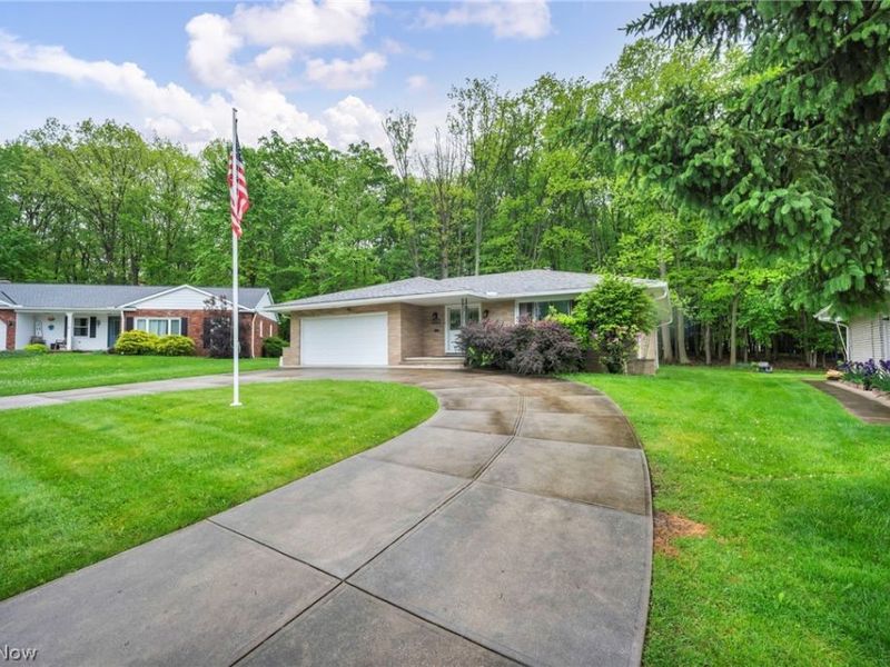 5701 Rousseau Drive , Parma, OH 44129 Photo 4