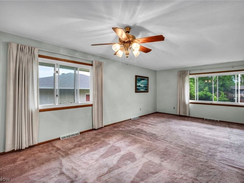 5701 Rousseau Drive , Parma, OH 44129 Photo 5