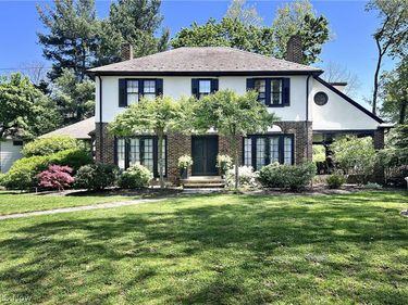 1351 Oakridge Drive, Cleveland Heights, OH 44121