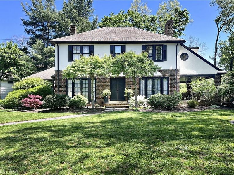 1351 Oakridge Drive, Cleveland Heights, OH 44121 Photo 1