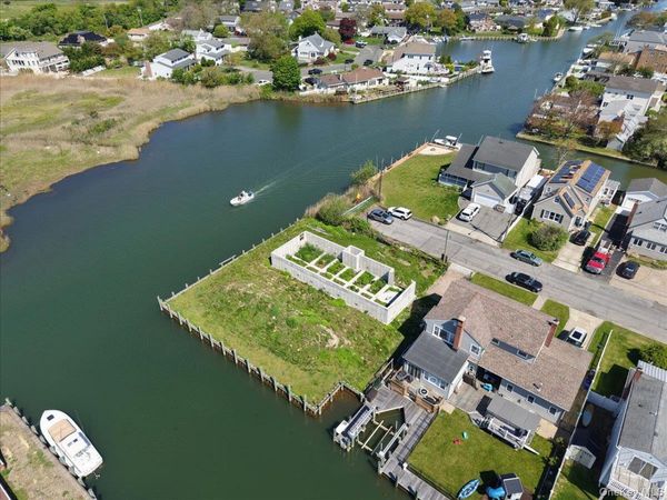 Babylon, NY 11702