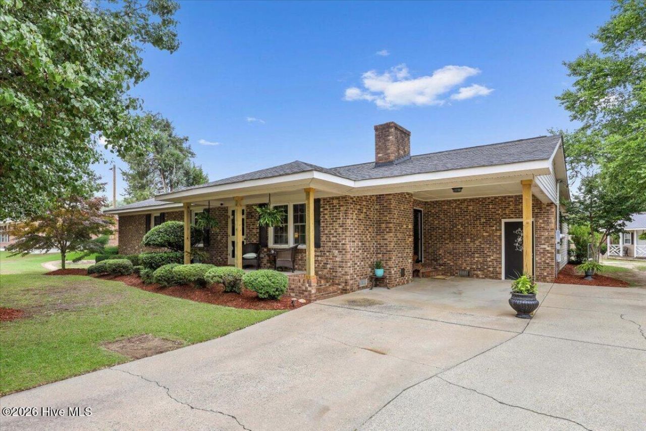 2943 Cherry Lane, Kinston, NC 28504 Main Photo