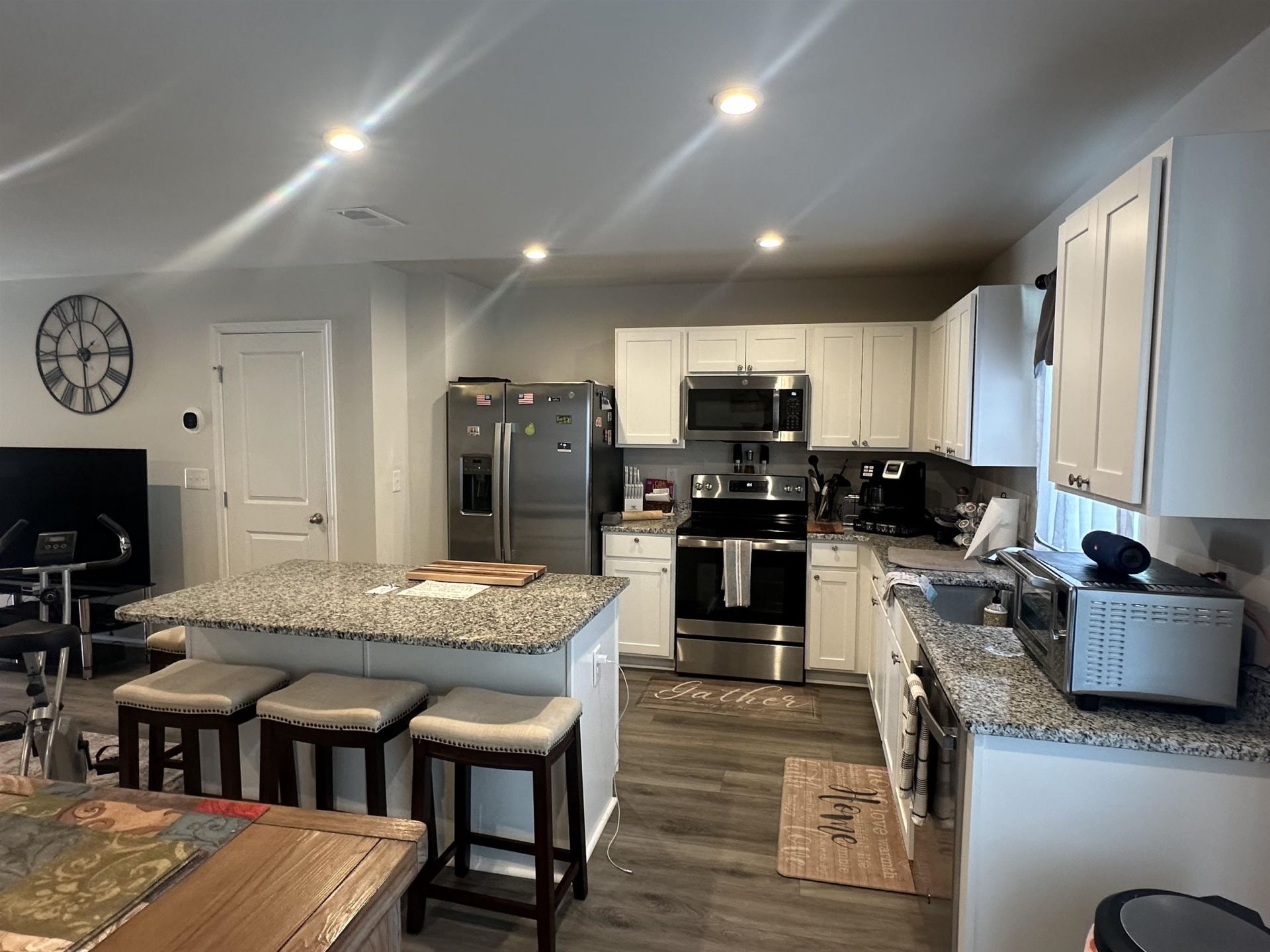 405 El Camino Dr.  Photo 5