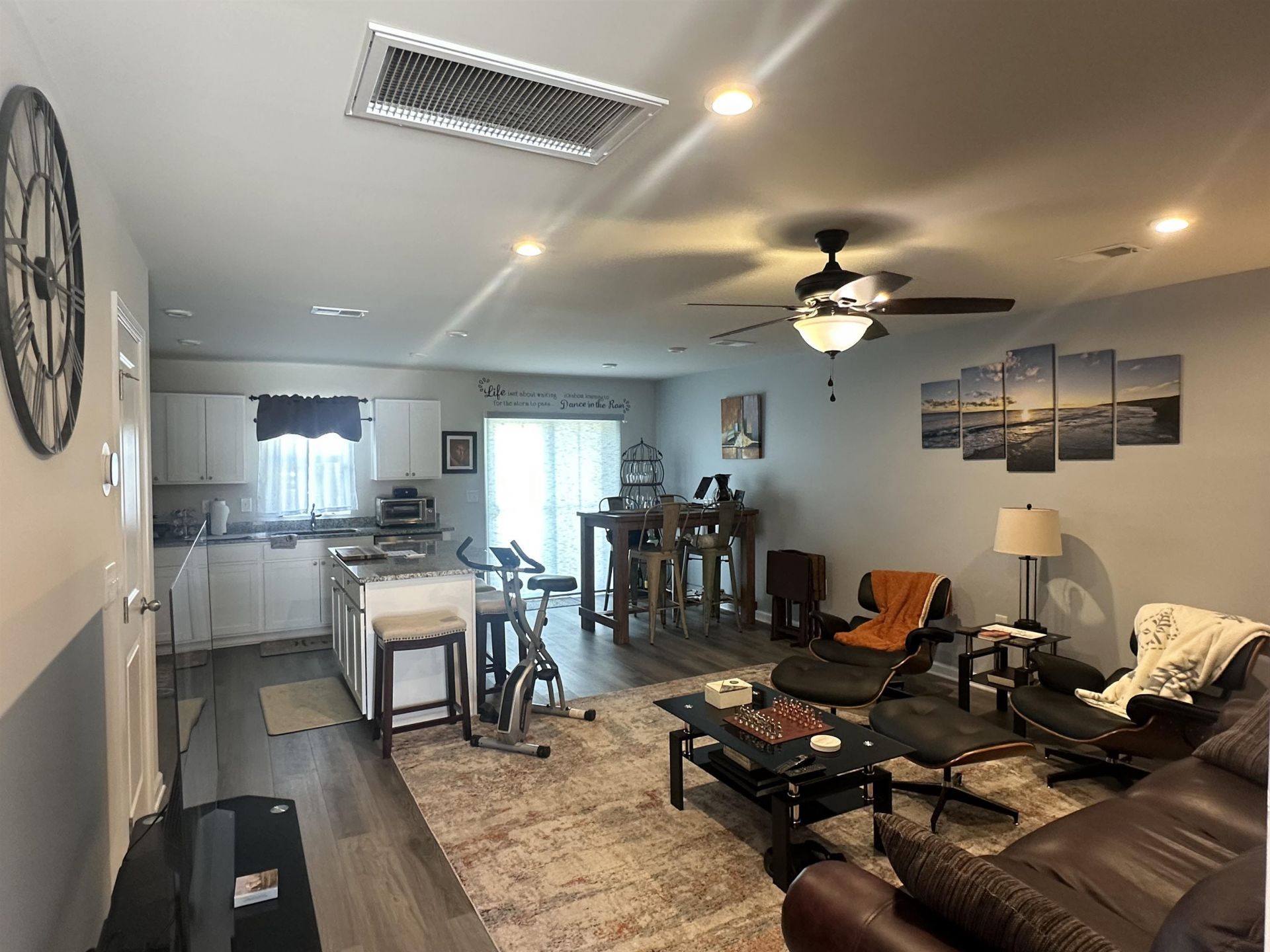 405 El Camino Dr.  Photo 6
