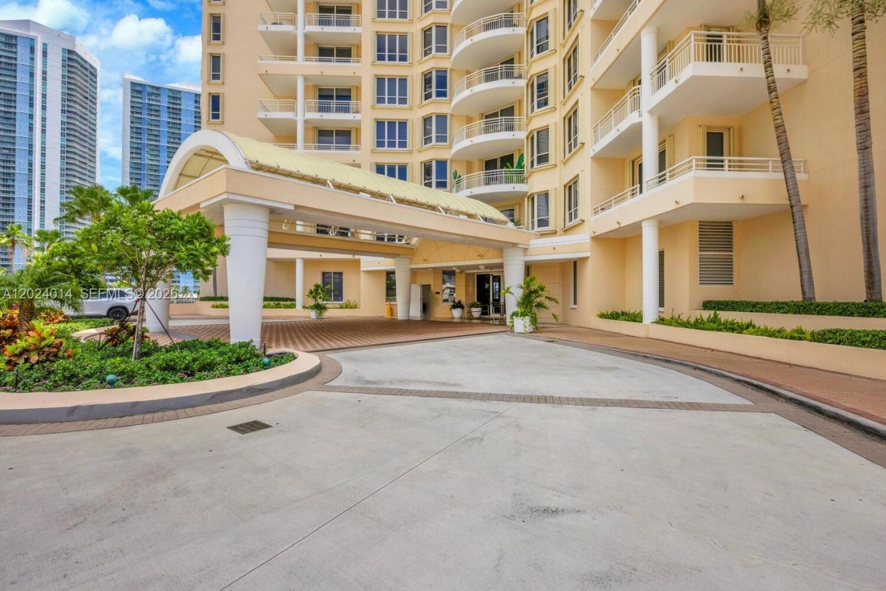 888 Brickell Key Dr , Unit 1001, Miami, FL 33131 Photo