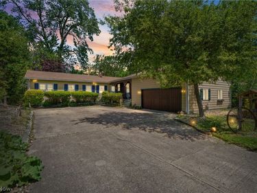 22486 Macbeth Avenue, Fairview Park, OH 44126