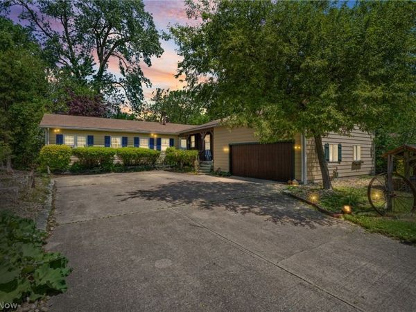 22486 Macbeth Avenue, Fairview Park, OH 44126