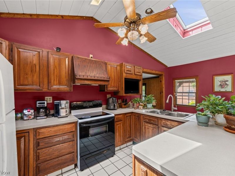 22486 Macbeth Avenue, Fairview Park, OH 44126 Photo 11