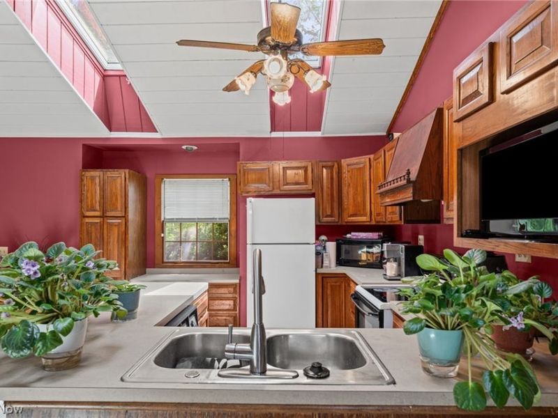22486 Macbeth Avenue, Fairview Park, OH 44126 Photo 12