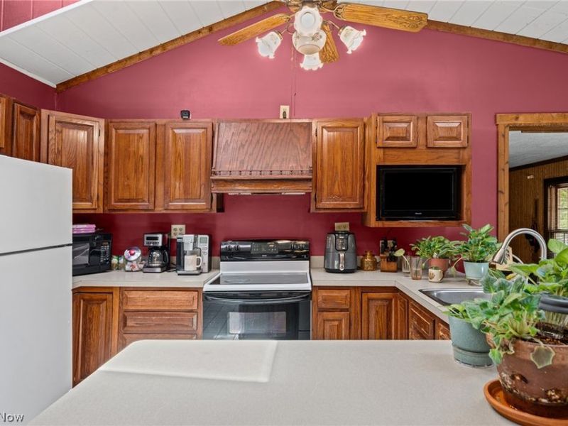 22486 Macbeth Avenue, Fairview Park, OH 44126 Photo 13