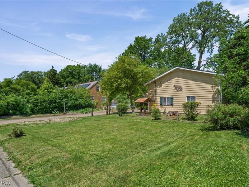 22486 Macbeth Avenue, Fairview Park, OH 44126 Photo 4