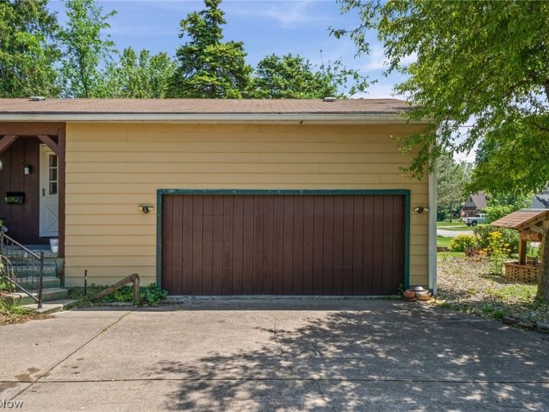 22486 Macbeth Avenue, Fairview Park, OH 44126 Photo 5