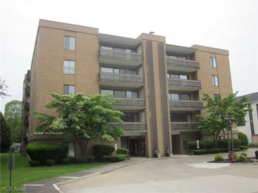 22555 Center Ridge Road, Unit 204, Rocky River, OH 44116