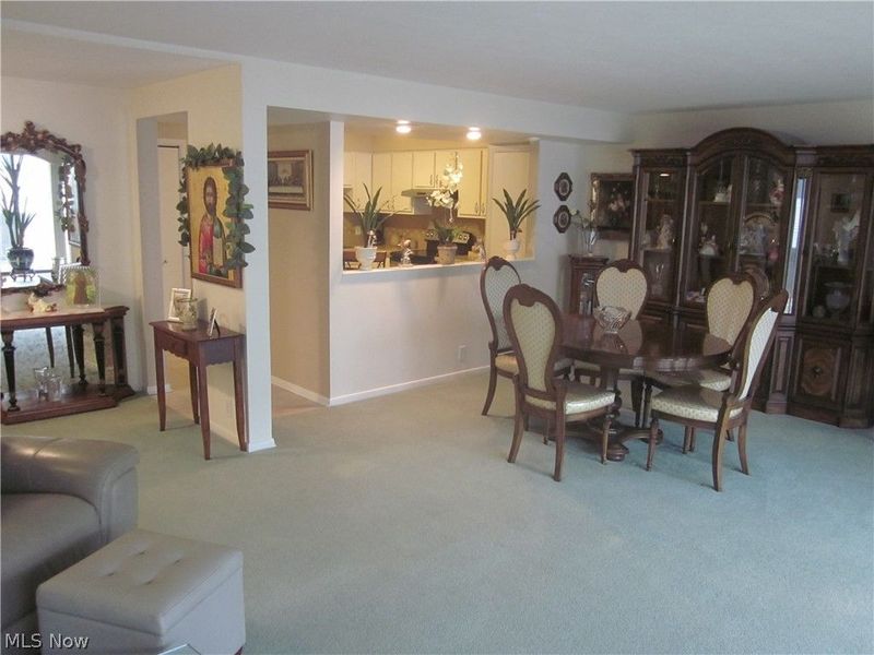 22555 Center Ridge Road, Unit 204, Rocky River, OH 44116 Photo 17