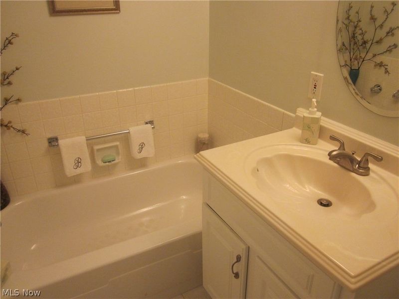 22555 Center Ridge Road, Unit 204, Rocky River, OH 44116 Photo 22