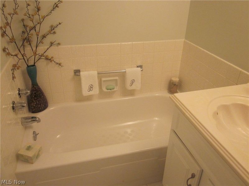 22555 Center Ridge Road, Unit 204, Rocky River, OH 44116 Photo 23