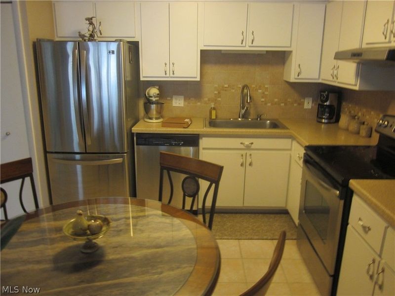 22555 Center Ridge Road, Unit 204, Rocky River, OH 44116 Photo 6