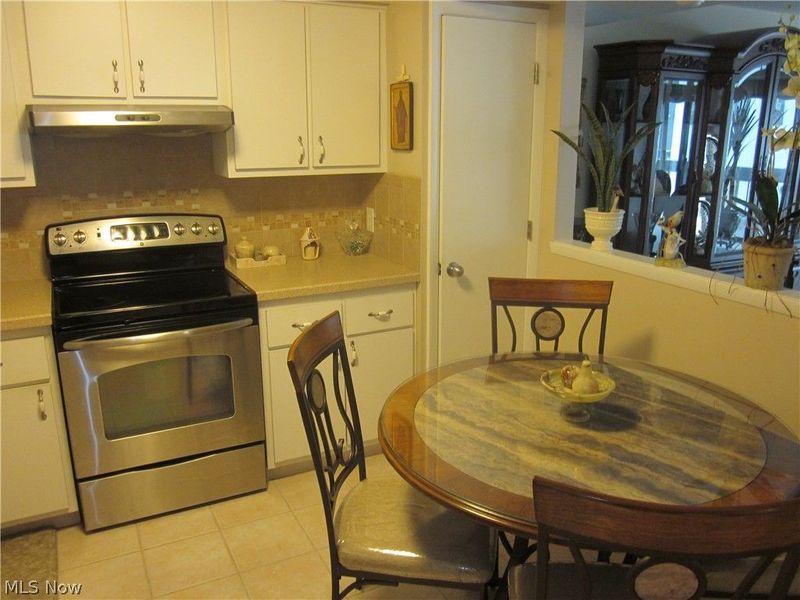 22555 Center Ridge Road, Unit 204, Rocky River, OH 44116 Photo 7