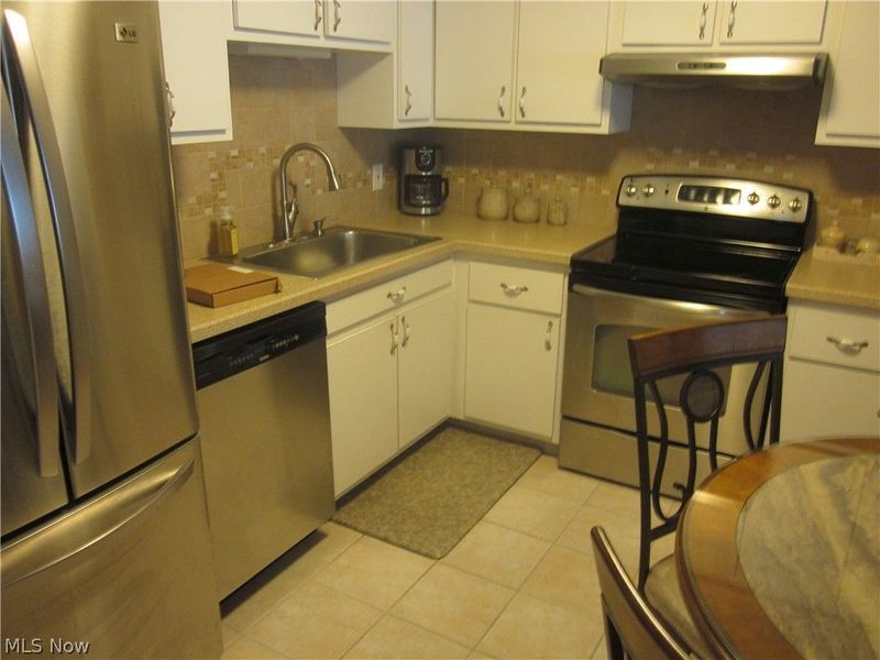 22555 Center Ridge Road, Unit 204, Rocky River, OH 44116 Photo 8