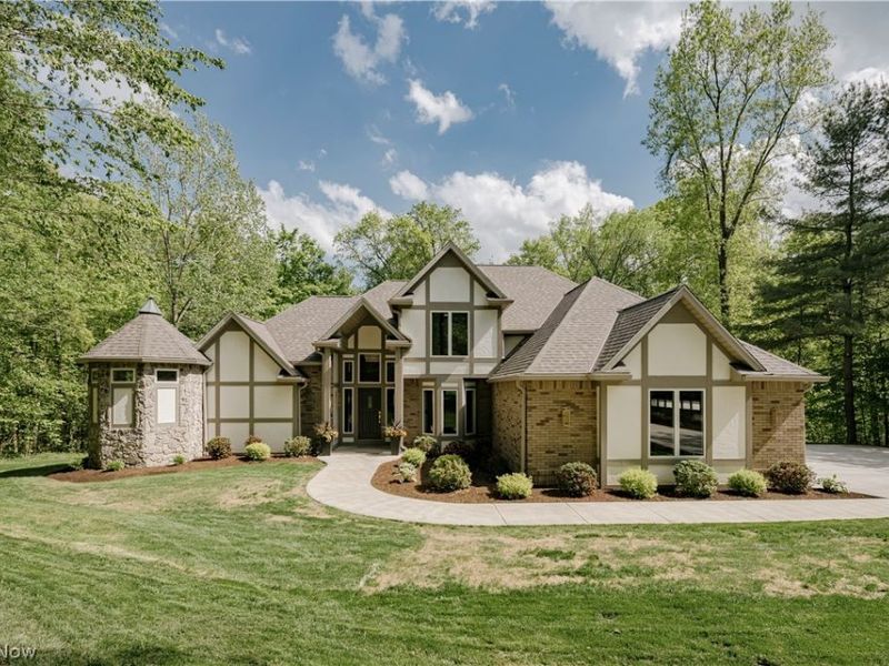 11251 Lake Forest Drive , Chesterland, OH 44026 Photo 3