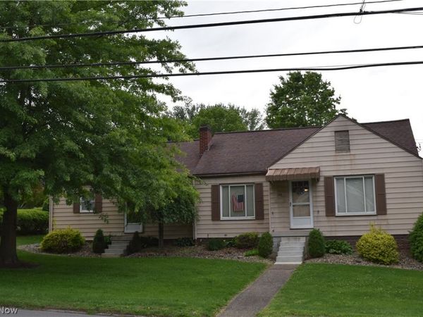 132 N Sugar Street, St Clairsville, OH 43950
