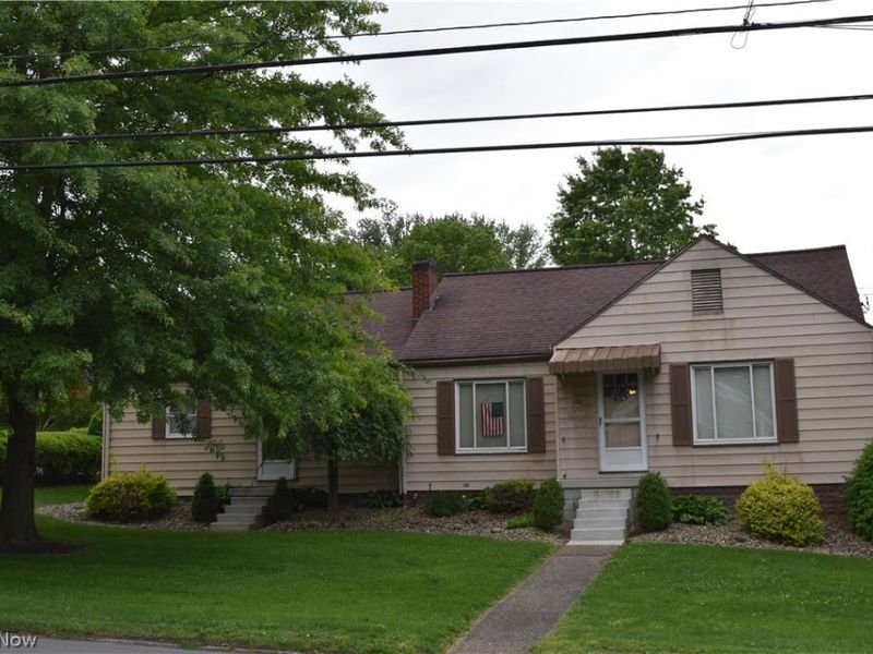 132 N Sugar Street, Saint Clairsville, OH 43950 Photo 1