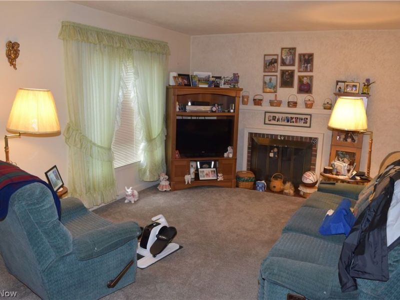 132 N Sugar Street, Saint Clairsville, OH 43950 Photo 2