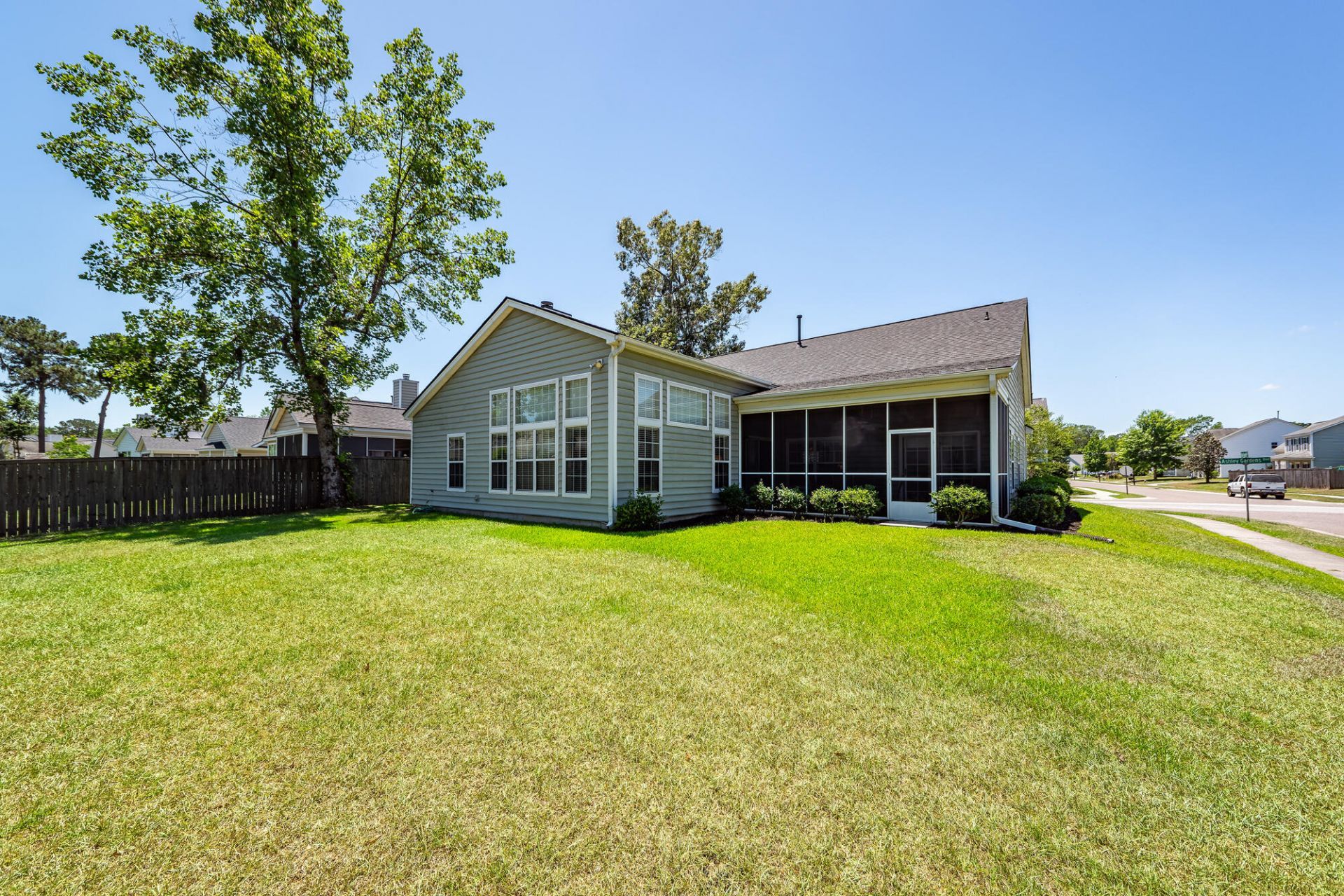 1520 Ashley Garden Boulevard Photo 53