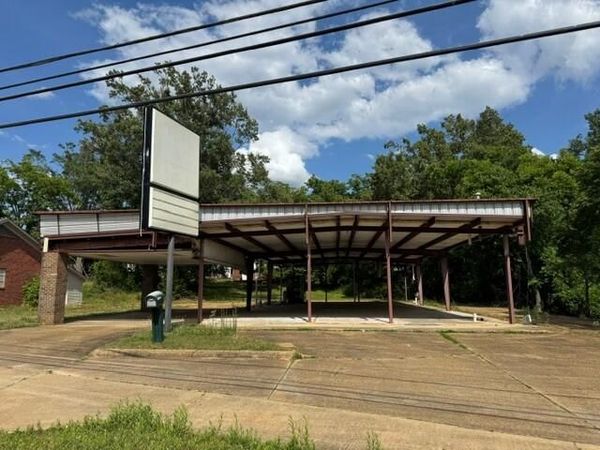 108 Mississippi 15, New Albany, MS 38652
