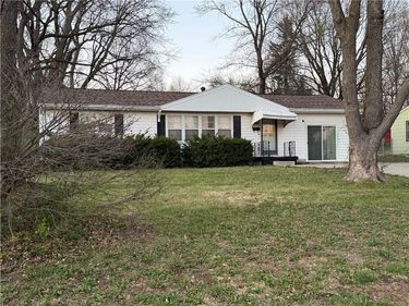8704 E 80th Terrace, Raytown, MO 64138
