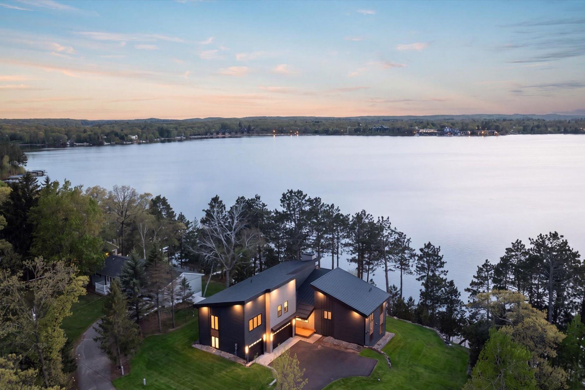 11389 E Steamboat Bay Road , East Gull Lake, MN 56401