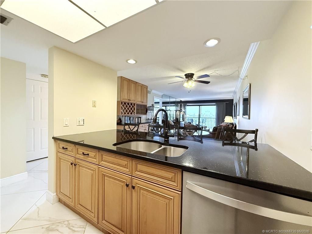 40 NE Plantation Road, Unit 304, Stuart, FL 34996 Photo
