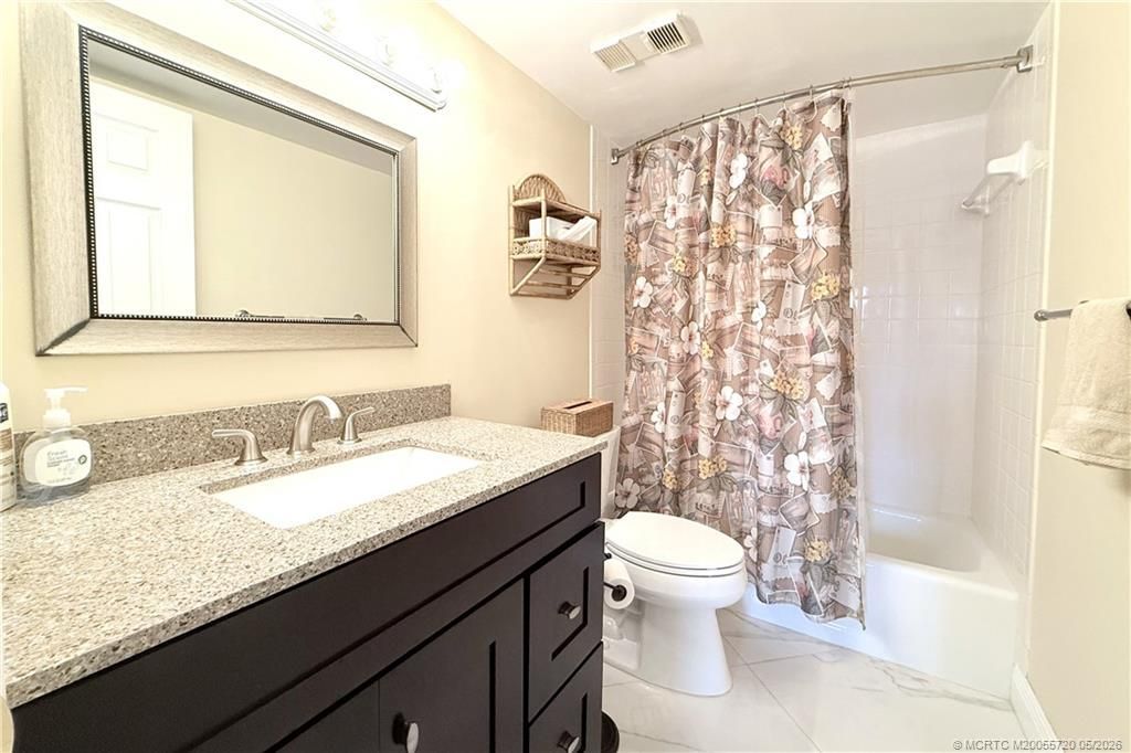 40 NE Plantation Road, Unit 304, Stuart, FL 34996 Photo