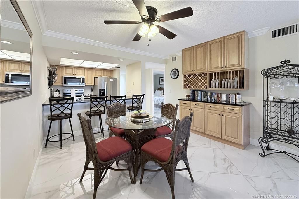 40 NE Plantation Road, Unit 304, Stuart, FL 34996 Photo