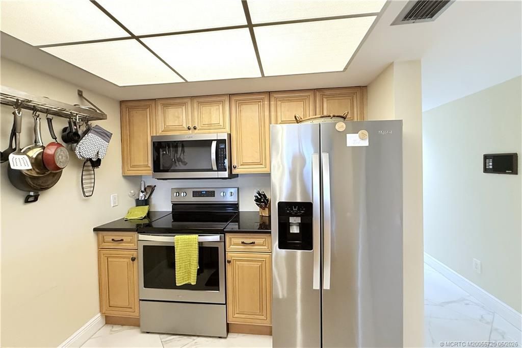 40 NE Plantation Road, Unit 304, Stuart, FL 34996 Photo