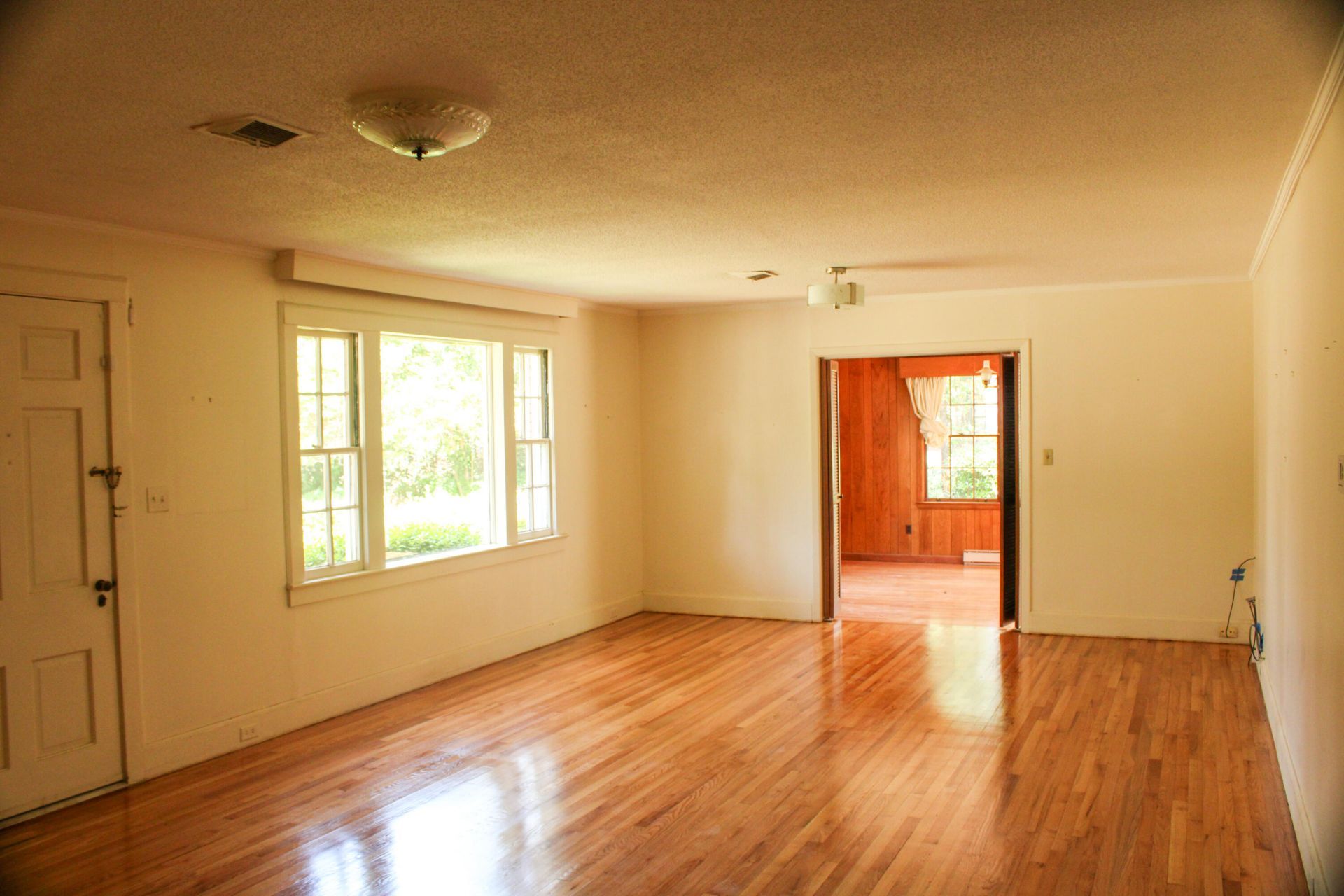 2203 Middleton Street Photo 9