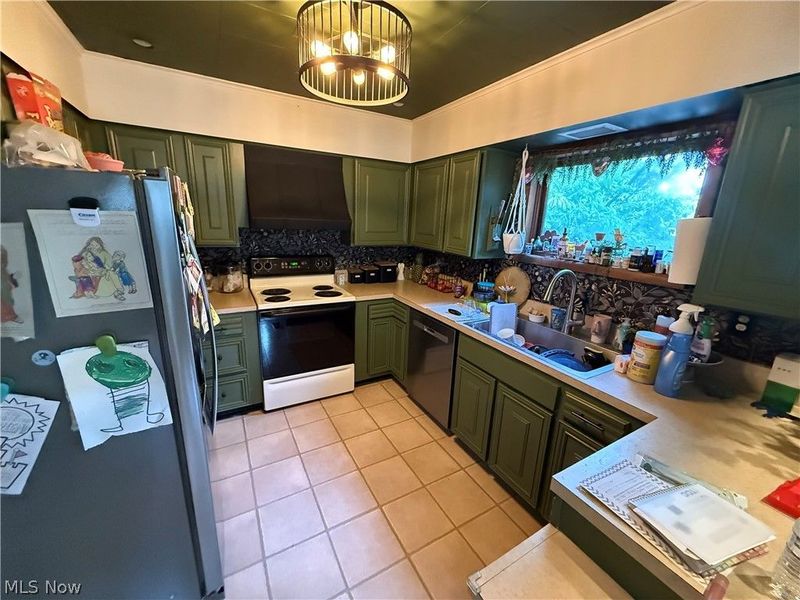 1033 Eastport Avenue , Uhrichsville, OH 44683 Photo 12
