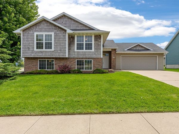 310 Durango Drive, Marion, IA 52302