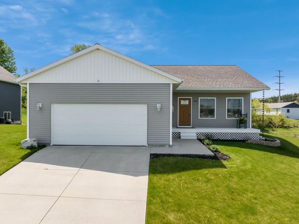 1335 Umber Drive, Traverse City, MI 49696